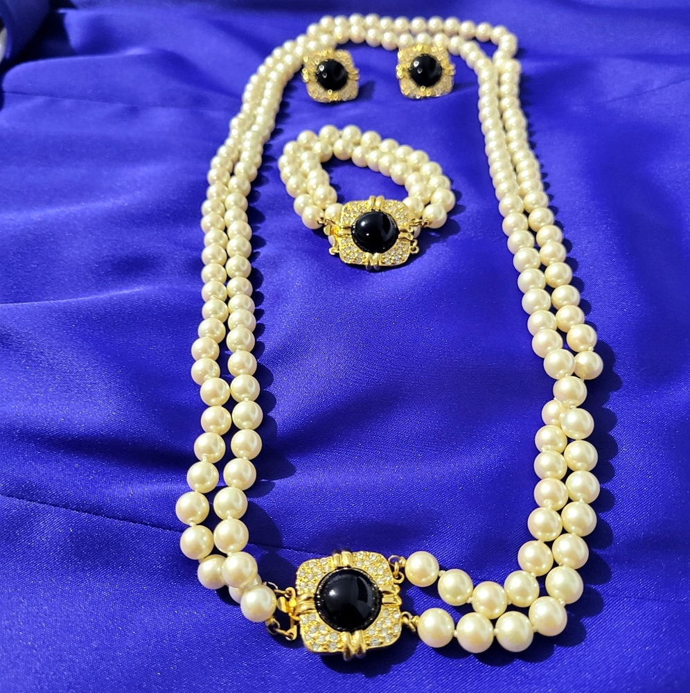 Joan Rivers Vintage 4Pc Collection Pearl  Set